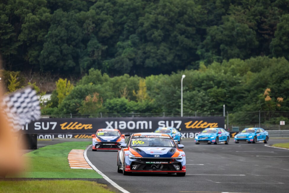 Azcona takes control of the world title and arrives in Macao with a wide lead